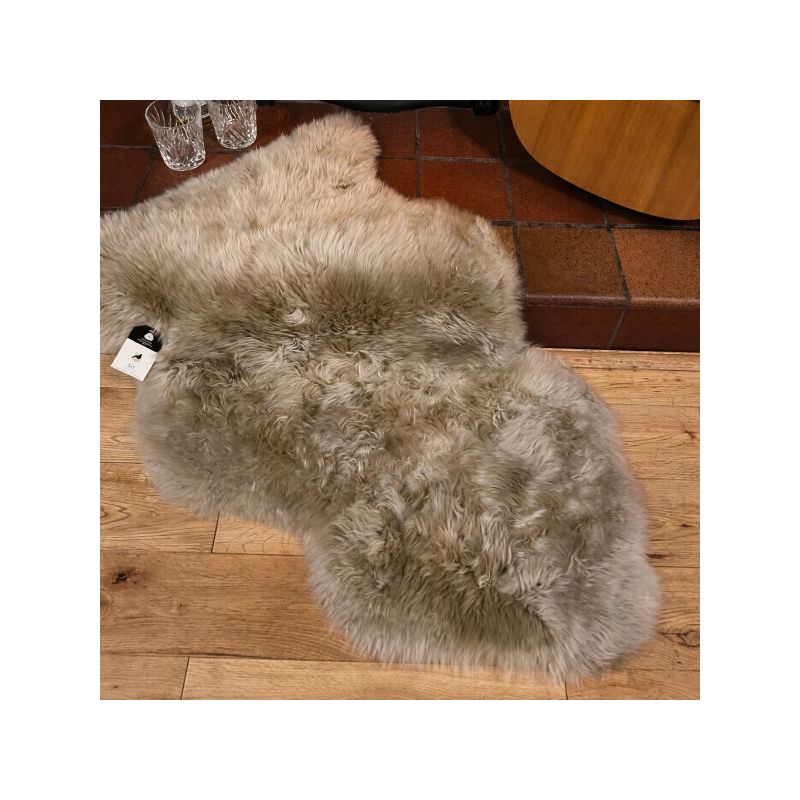 Medium Oyster Sheepskin Rug UK | Natural | Howdy Hides