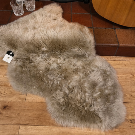 Medium Oyster Sheepskin Rug UK | Natural | Howdy Hides