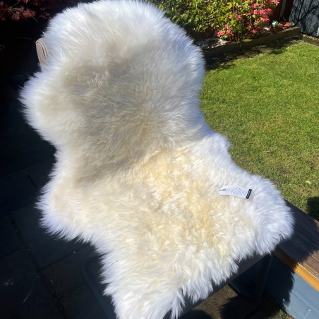 Large Sheepskin Rug UK | Natural | Ivory | Howdy Hides